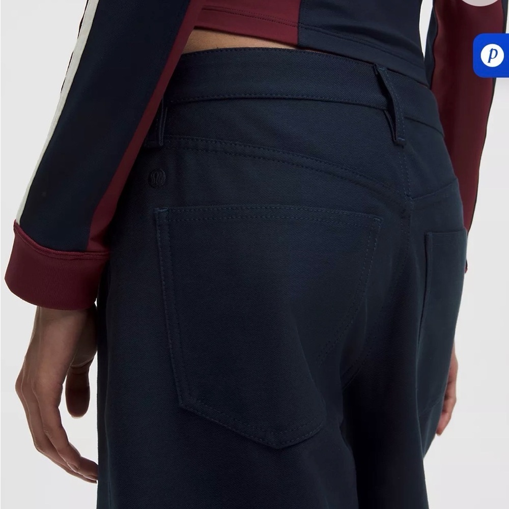 EasyFive Low-Rise Classic Wide-Leg Pant
Regular Lululemon - Picture 3 of 4